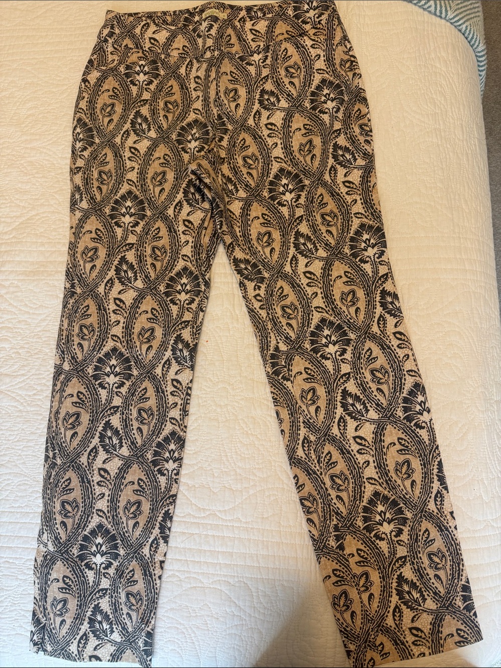 Spartina 449 Beige and Black Cropped Pants